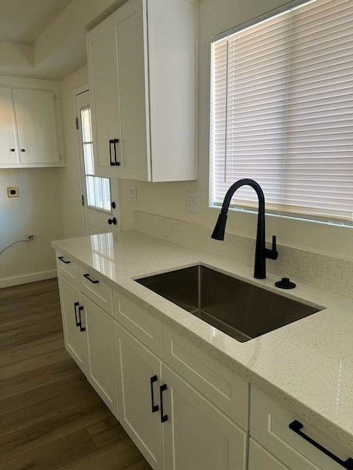 722 Evergreen St - Photo 6 of 16