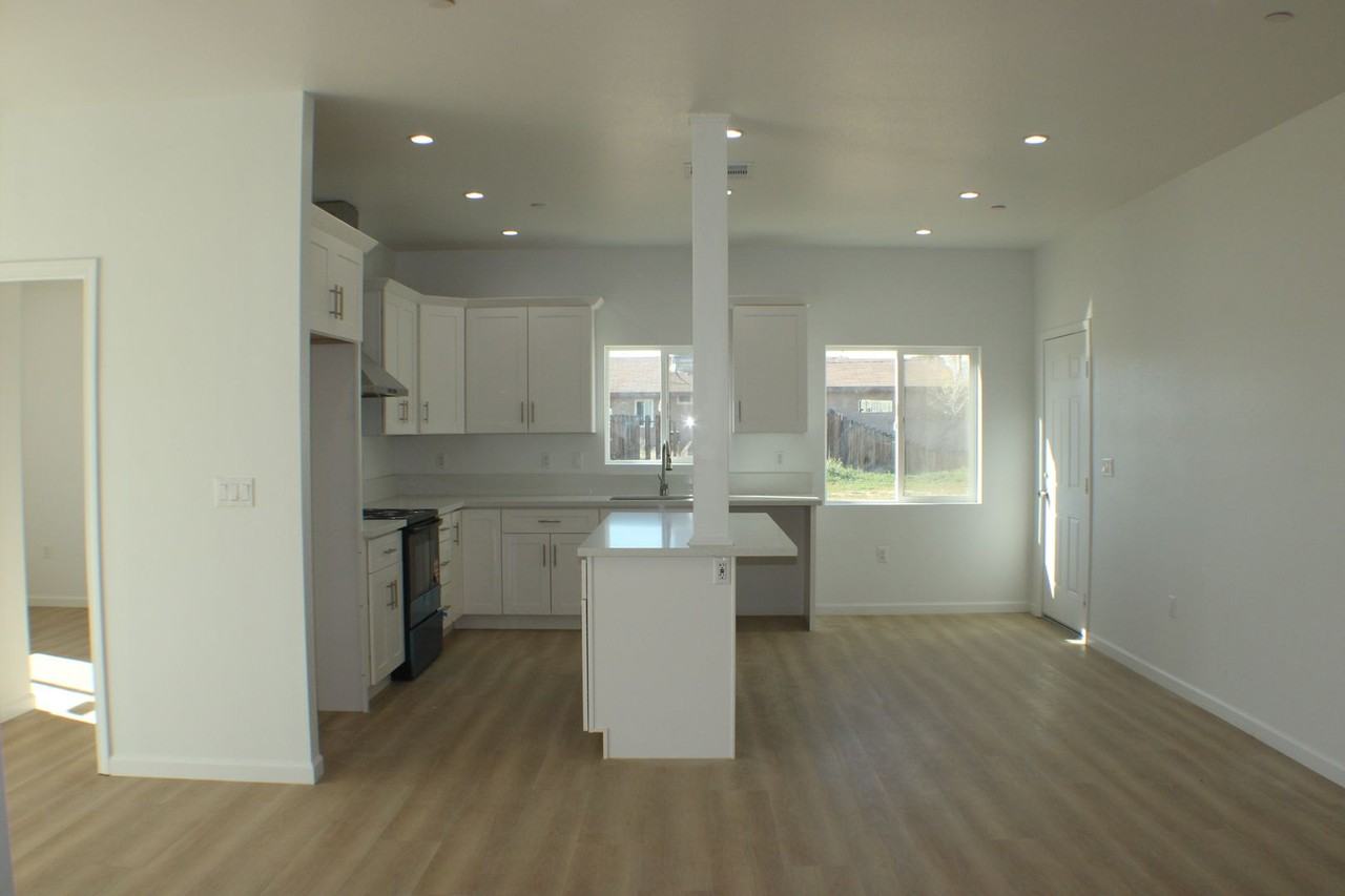 7612 Xavier Ave - Photo 2 of 16