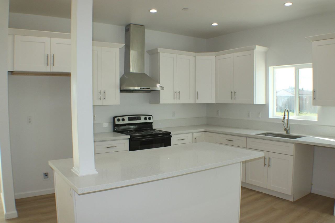 7612 Xavier Ave - Photo 3 of 16