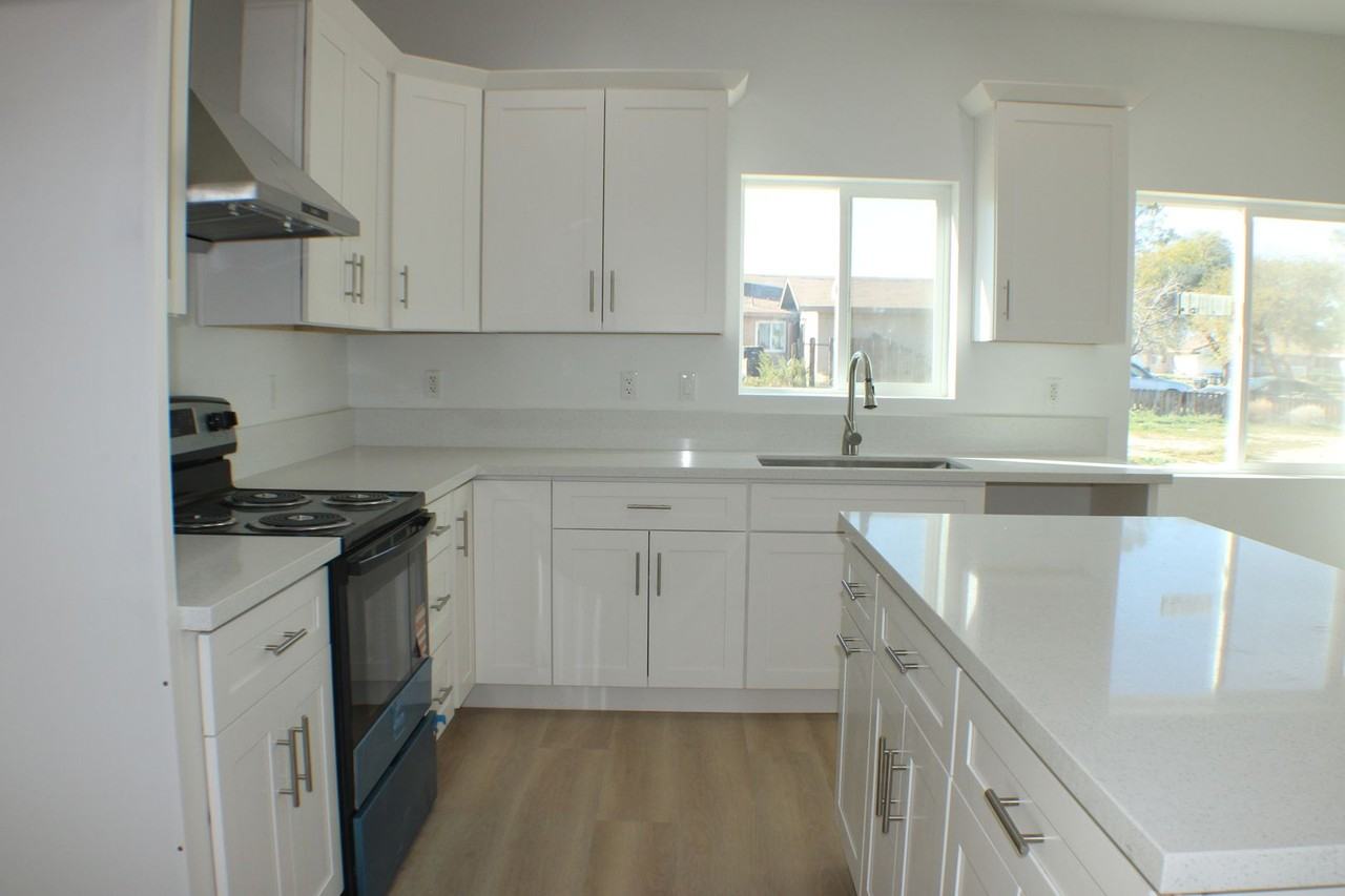 7612 Xavier Ave - Photo 4 of 16