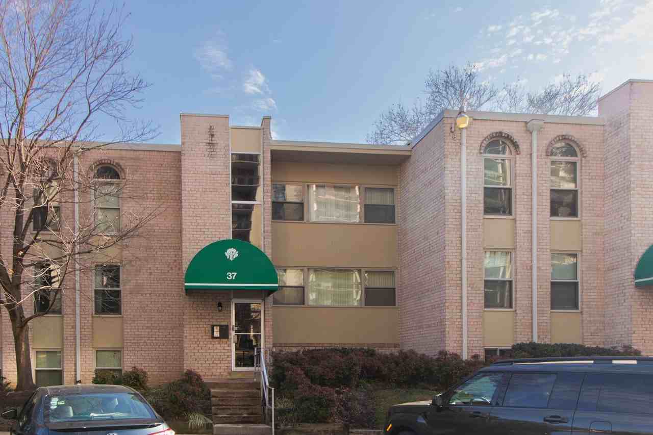 37 Canterbury Sq - Photo 2 of 22