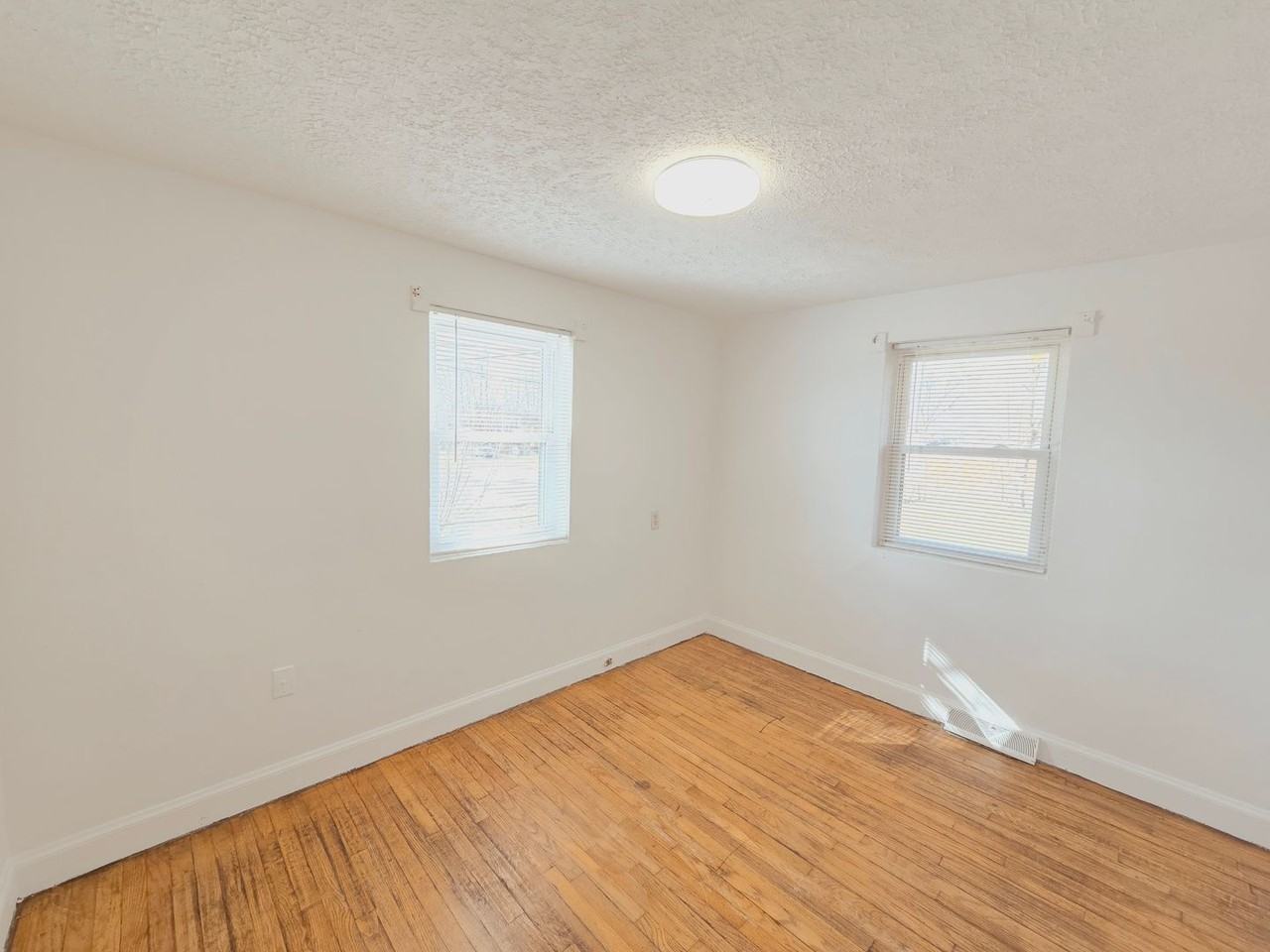 4408 Cane Run Rd - Photo 3 of 8