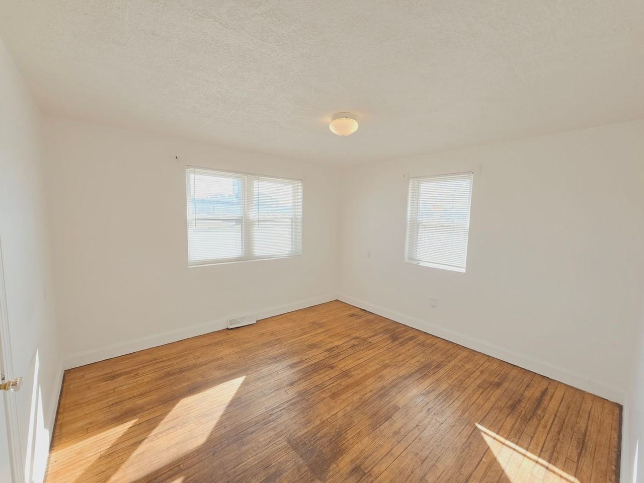 4408 Cane Run Rd - Photo 4 of 8