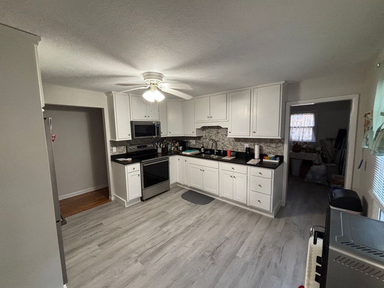 325 Winter Dr - Photo 3 of 6