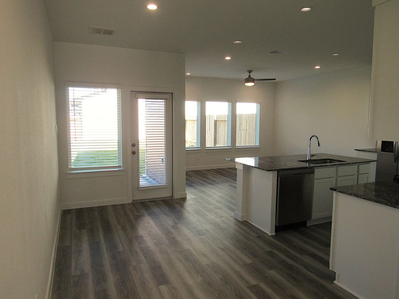 2807 Glengary River Way - Photo 3 of 42