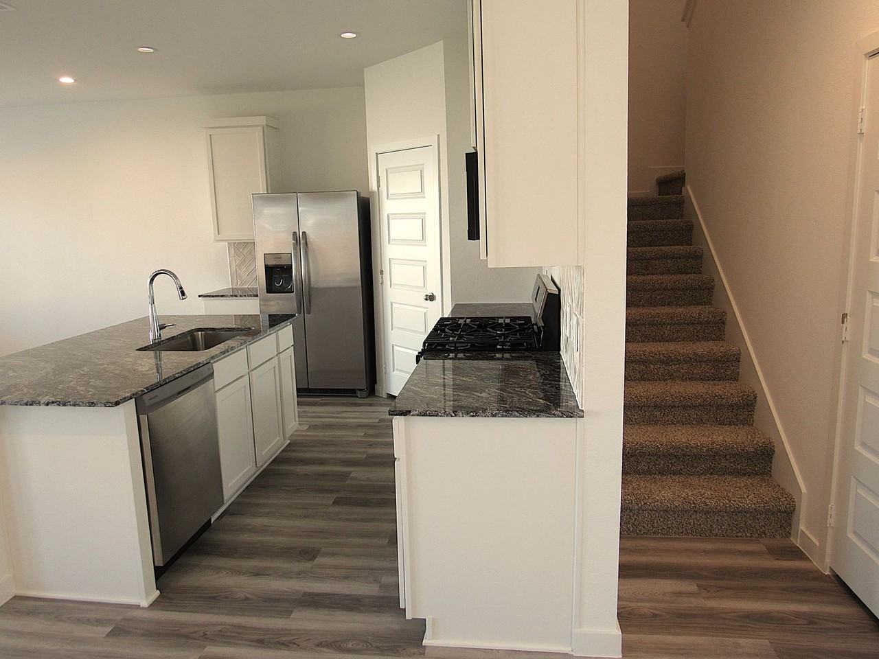 2807 Glengary River Way - Photo 4 of 42