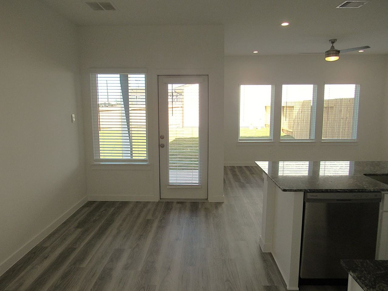 2807 Glengary River Way - Photo 6 of 42