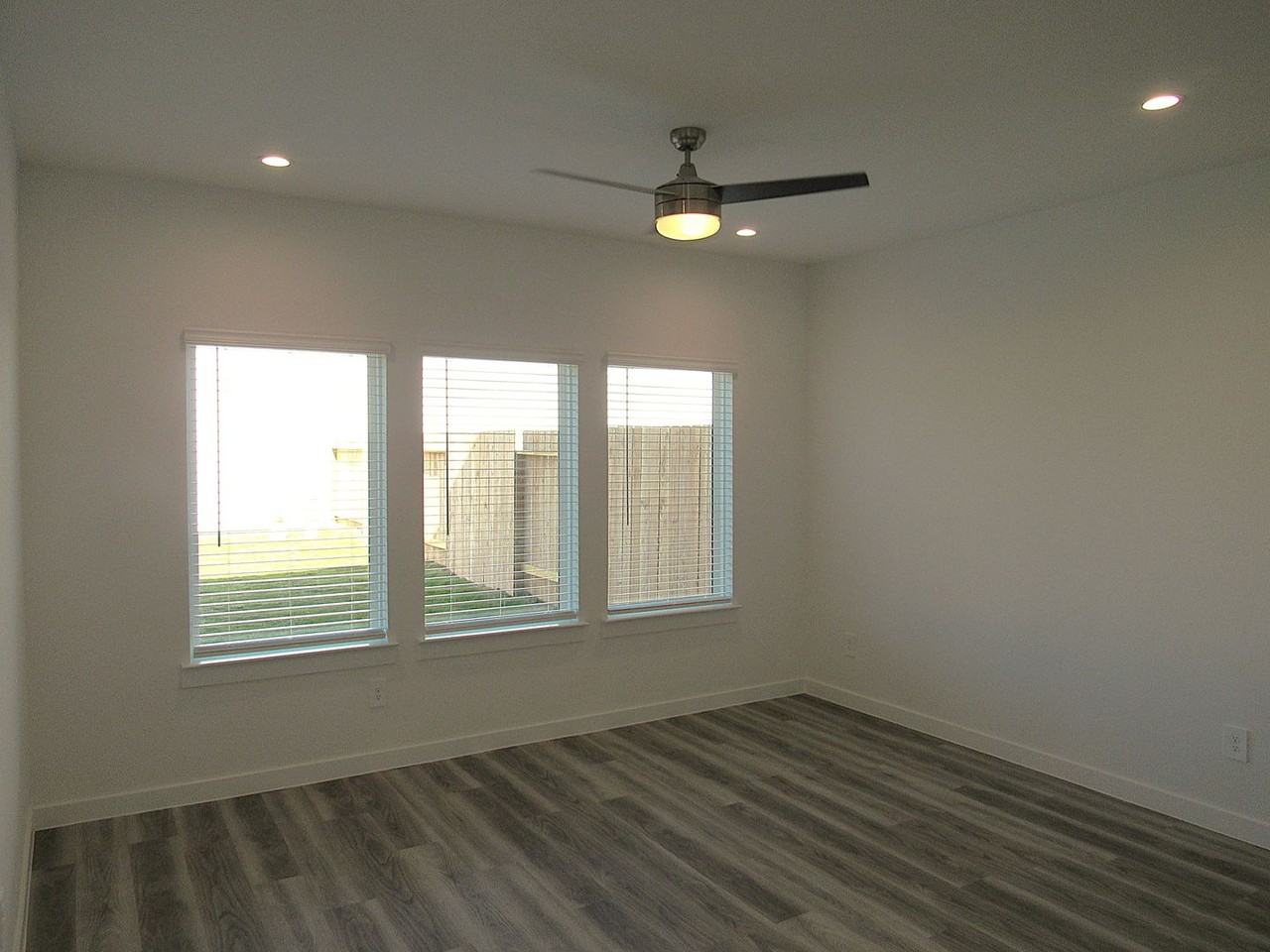 2807 Glengary River Way - Photo 7 of 42