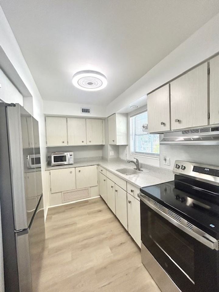 3950 Roxane Blvd #2B - Photo 2 of 26