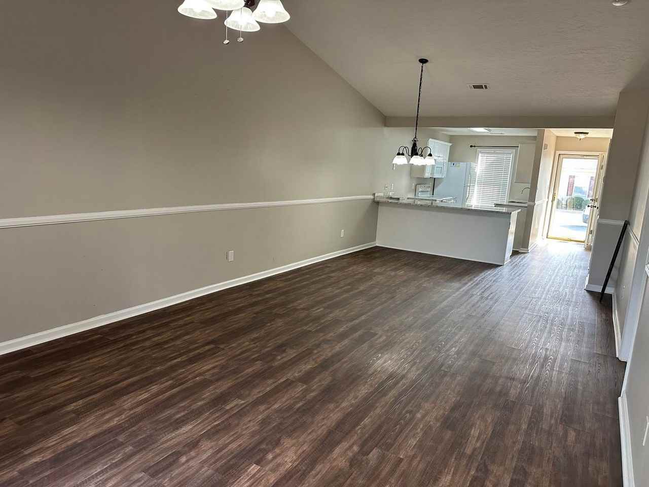 403 Regency Park Dr - Photo 6 of 42