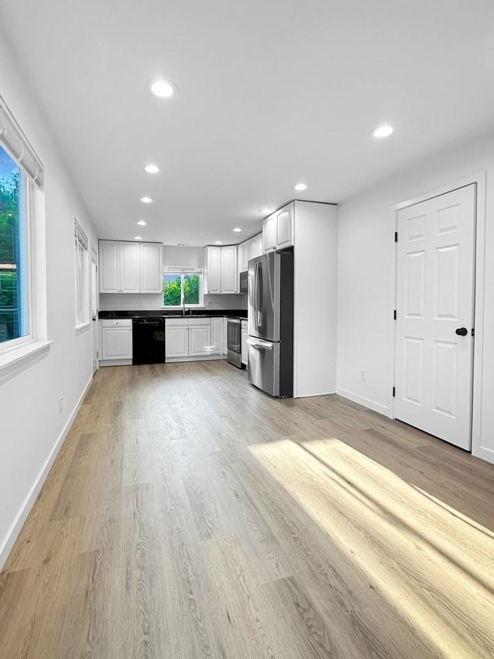 6539 51st Ave S - Photo 3 of 30