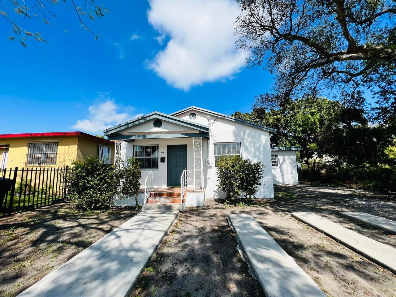 1283 Nw 72nd St - Photo 2 of 29