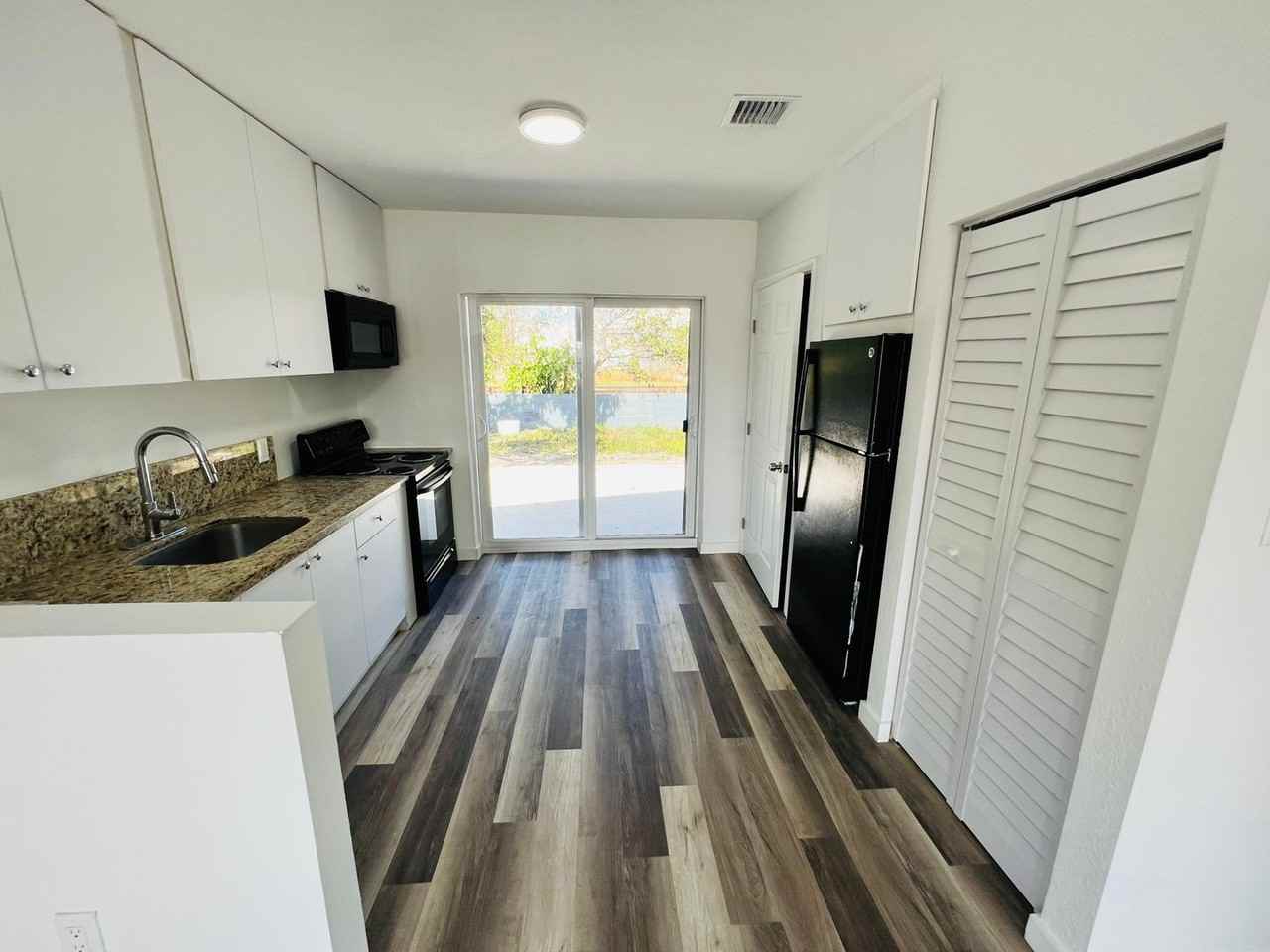 1283 Nw 72nd St - Photo 5 of 29