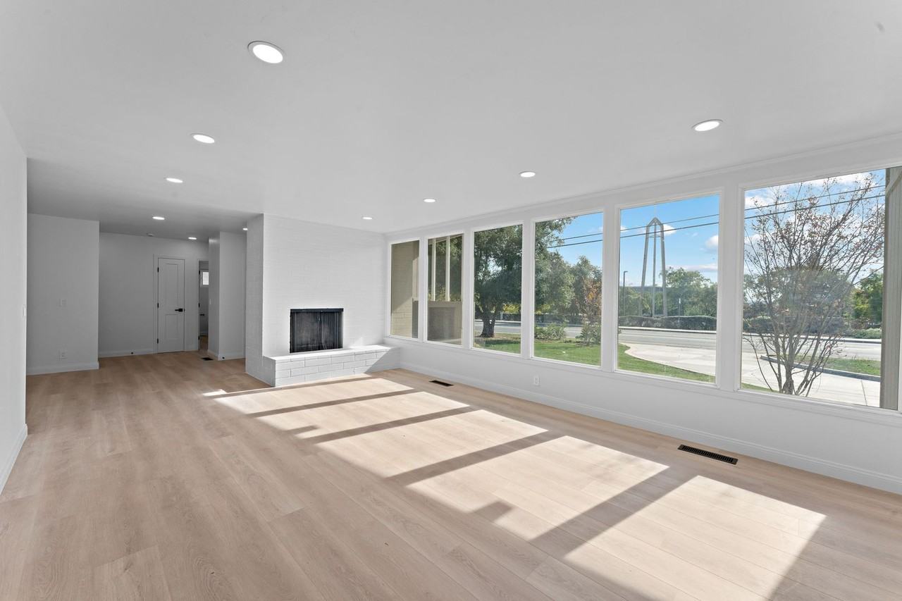 608 E 17th Ave - Photo 3 of 24