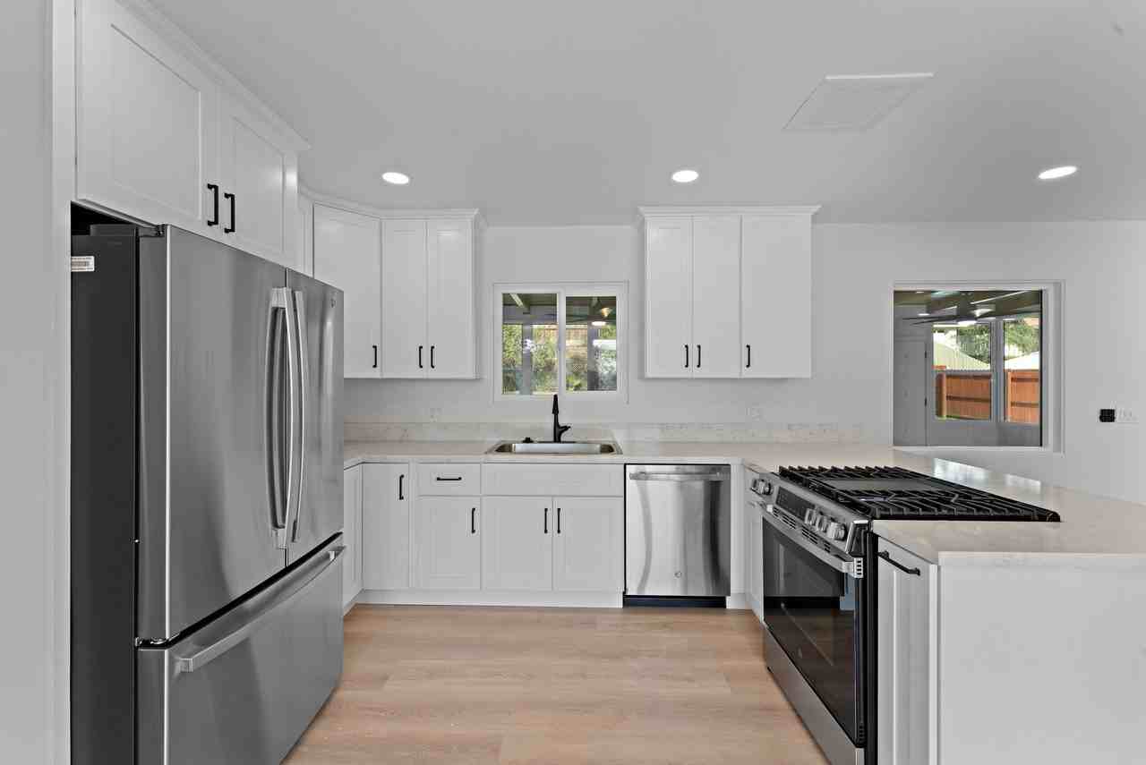 608 E 17th Ave - Photo 4 of 24