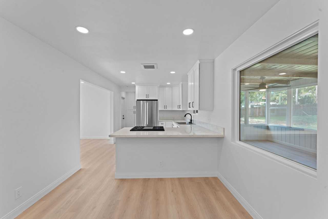 608 E 17th Ave - Photo 6 of 24