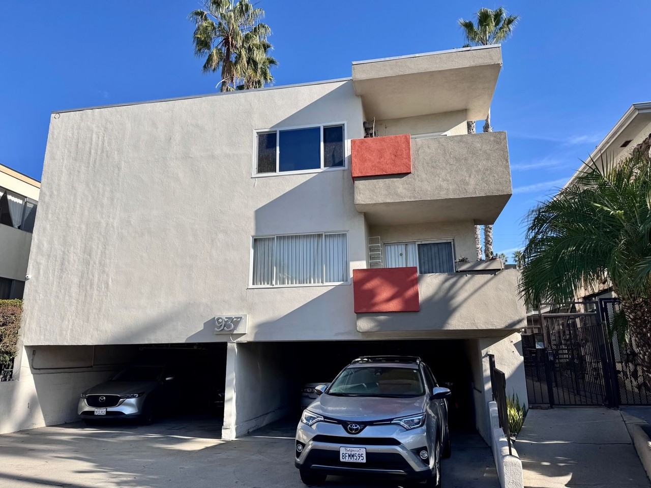 937 5th St #3 - Photo 2 of 10