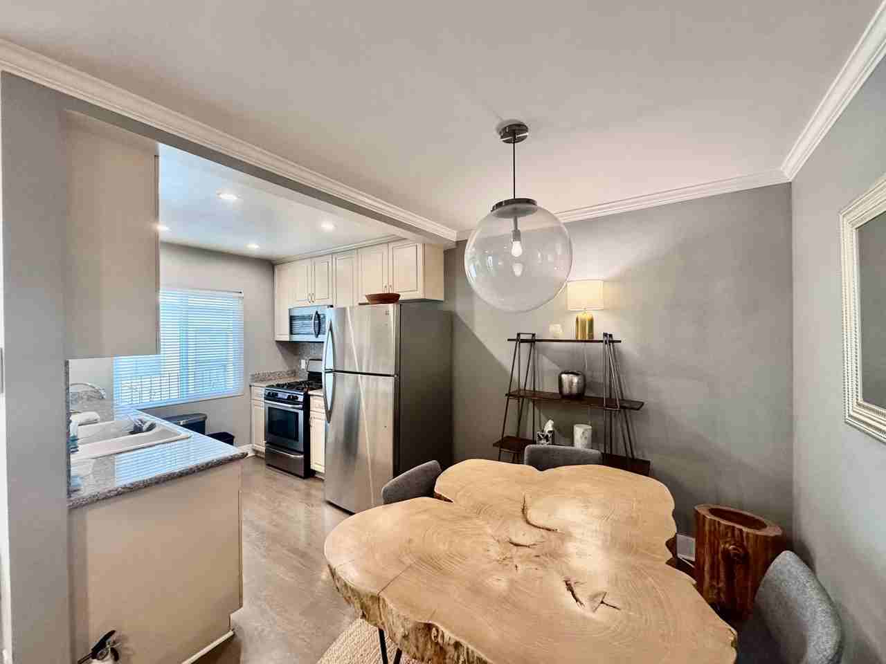 937 5th St #3 - Photo 6 of 10