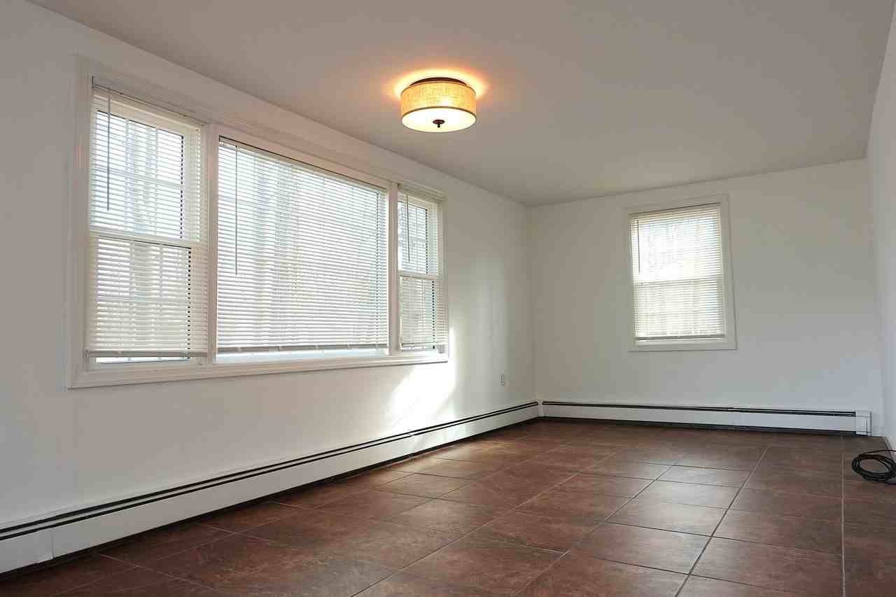 227 N Country Rd - Photo 5 of 14