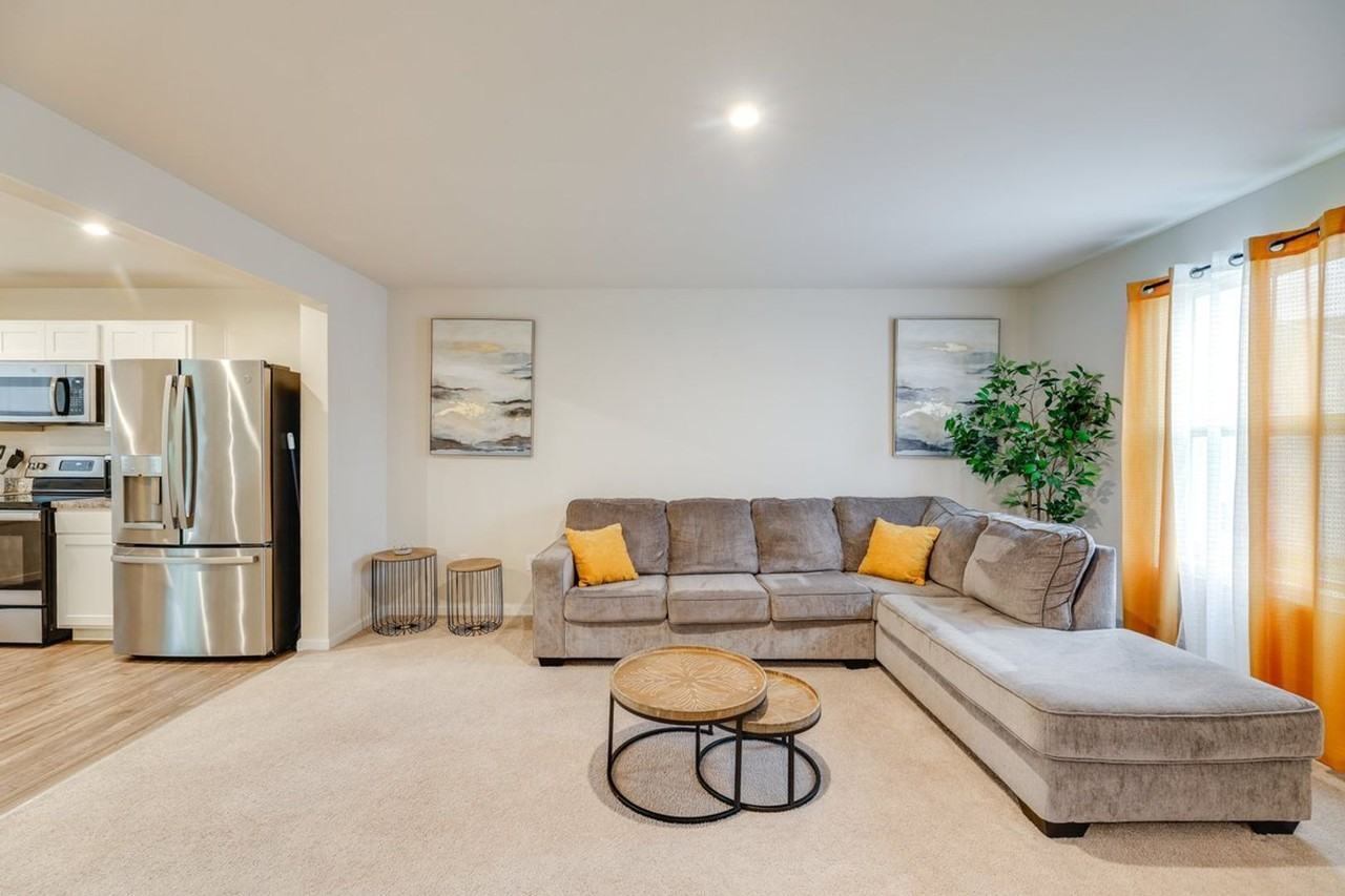 6262 Pebblebrook Dr - Photo 2 of 25