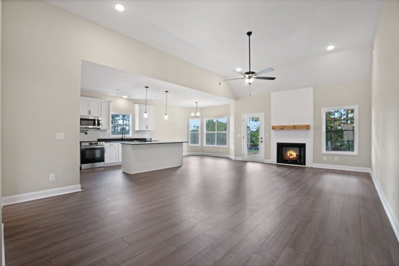 502 N Halifax Ct - Photo 3 of 30