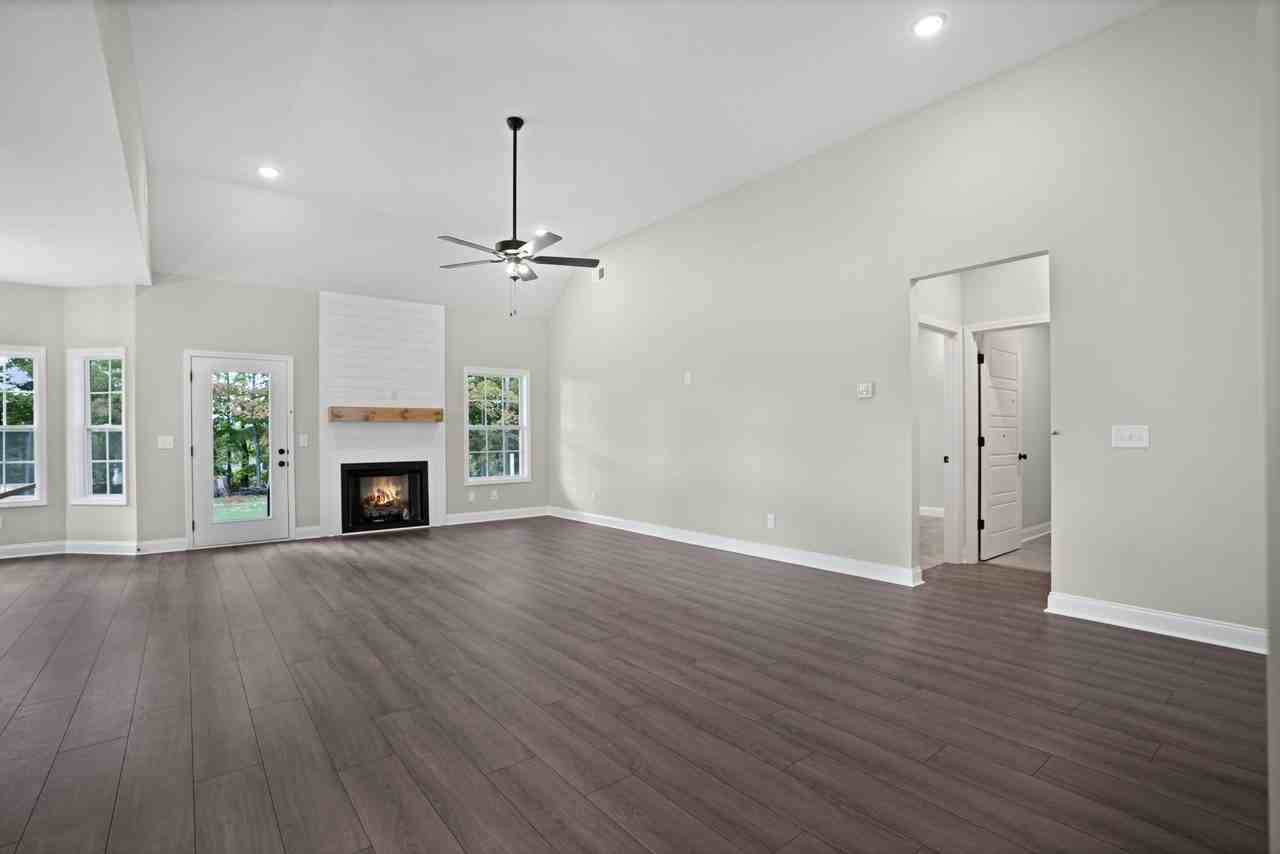 502 N Halifax Ct - Photo 4 of 30