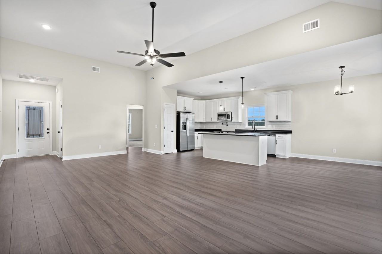 502 N Halifax Ct - Photo 5 of 30