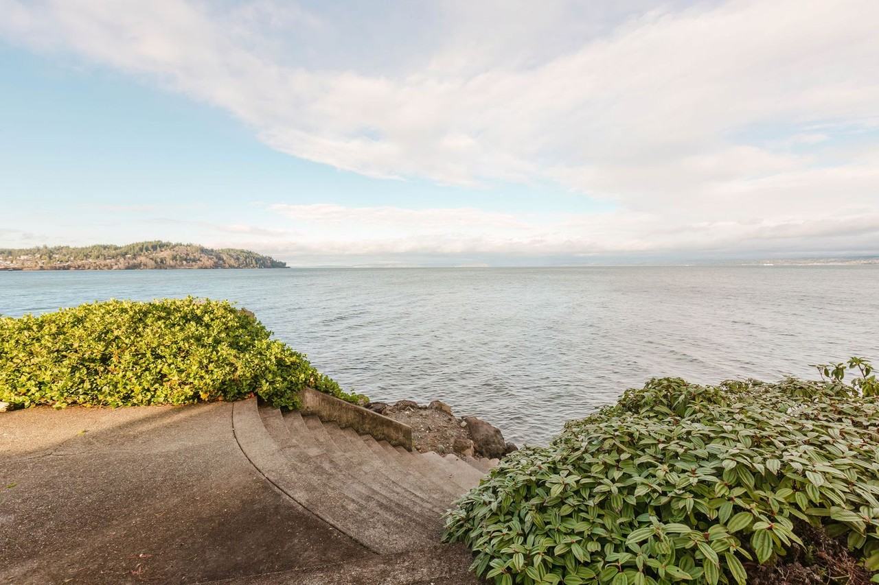 12420 Ne Brigantine Ct - Photo 3 of 50