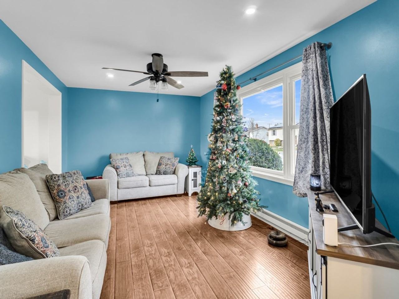 32 Maywood Ave - Photo 5 of 34