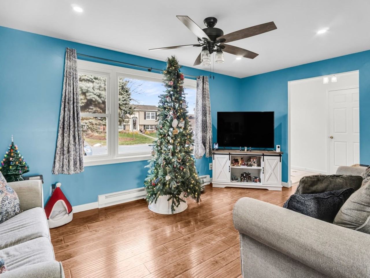 32 Maywood Ave - Photo 6 of 34