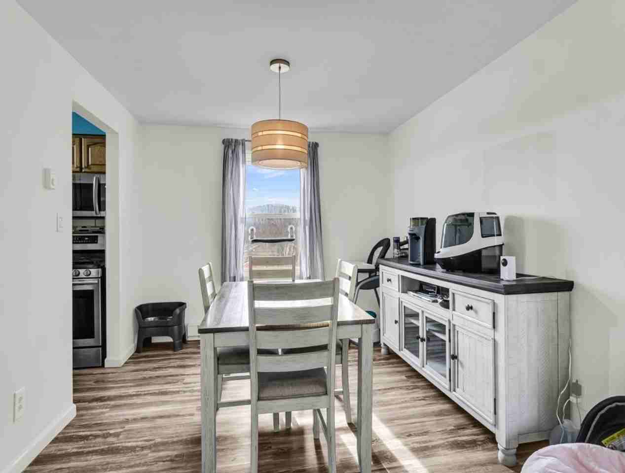 32 Maywood Ave - Photo 7 of 34