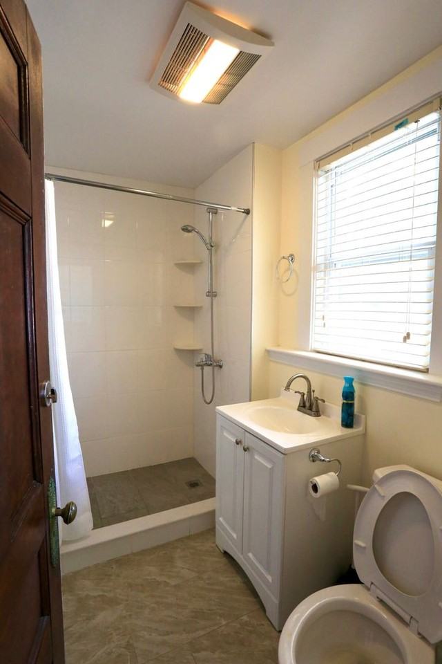 122 Forest St - Photo 6 of 8