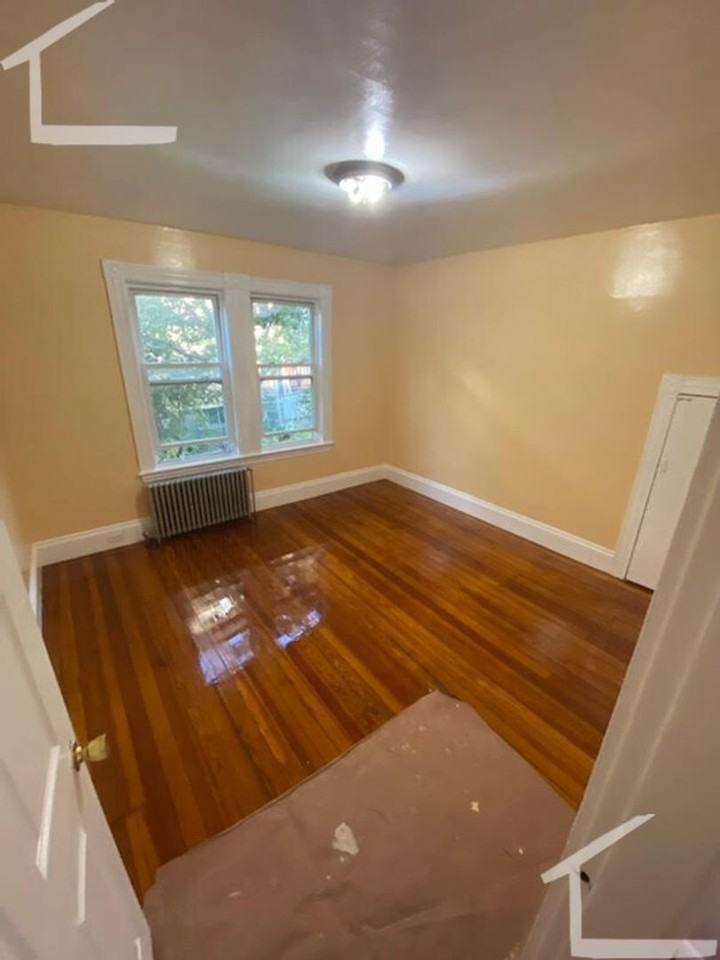 231 Parsons St - Photo 2 of 10