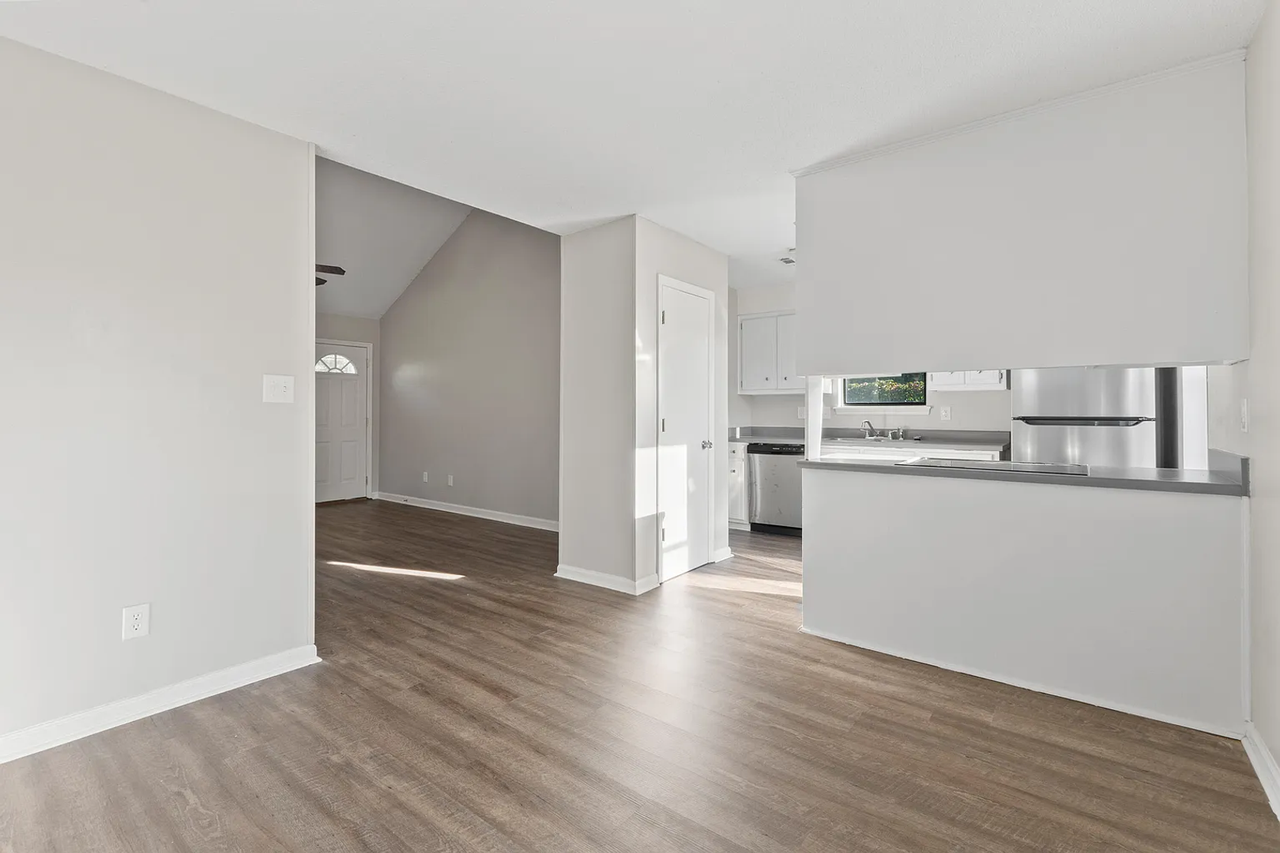 2942 Dahlia Dr - Photo 7 of 21