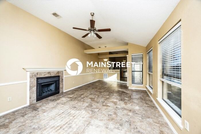 450 Appomattox Dr - Photo 5 of 18