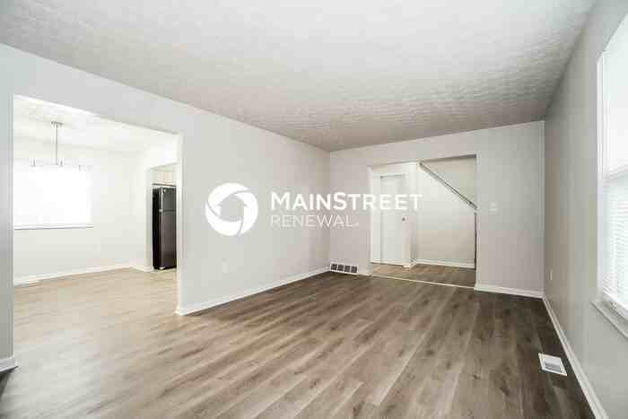 6605 Hancock Ct - Photo 4 of 19