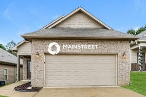 featured image of 915 Maple Trce