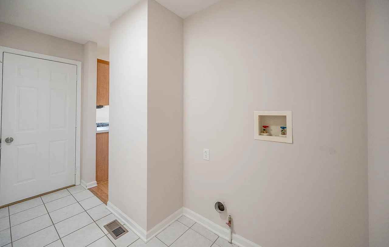 2126 Kingsmill St #NA - Photo 5 of 10