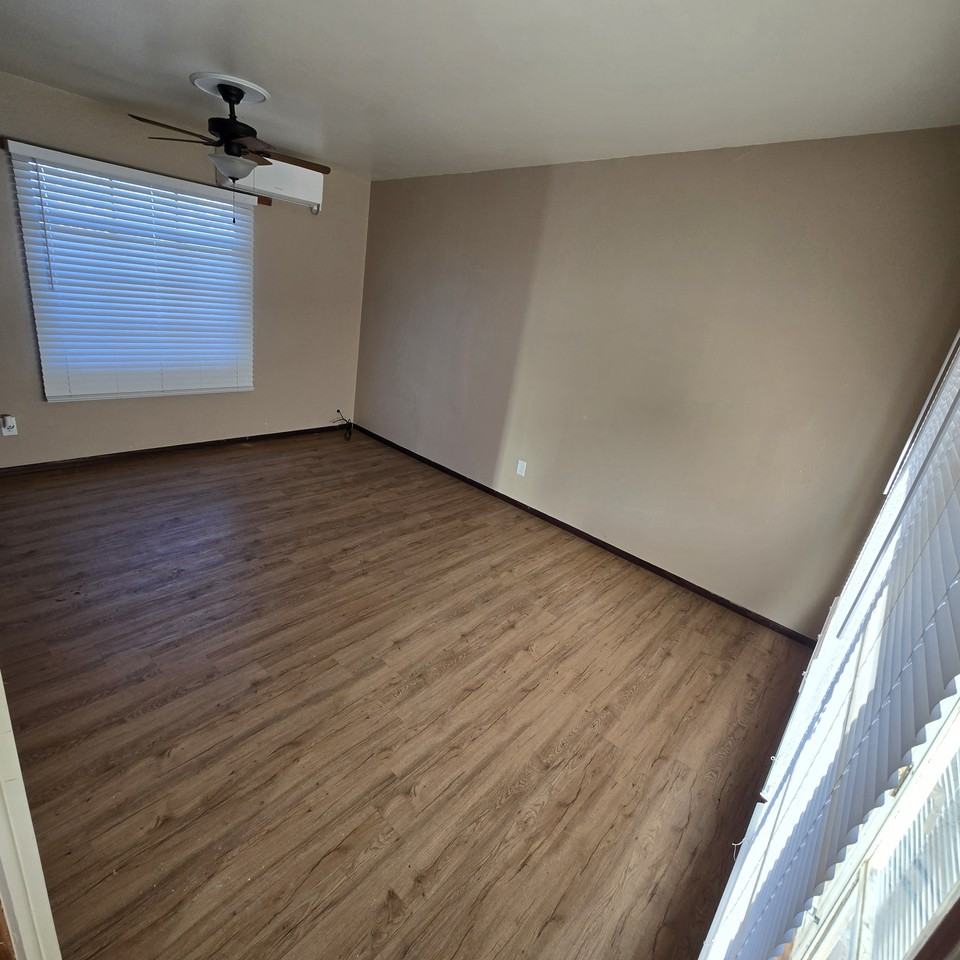 903 W Alameda St #NA - Photo 2 of 8