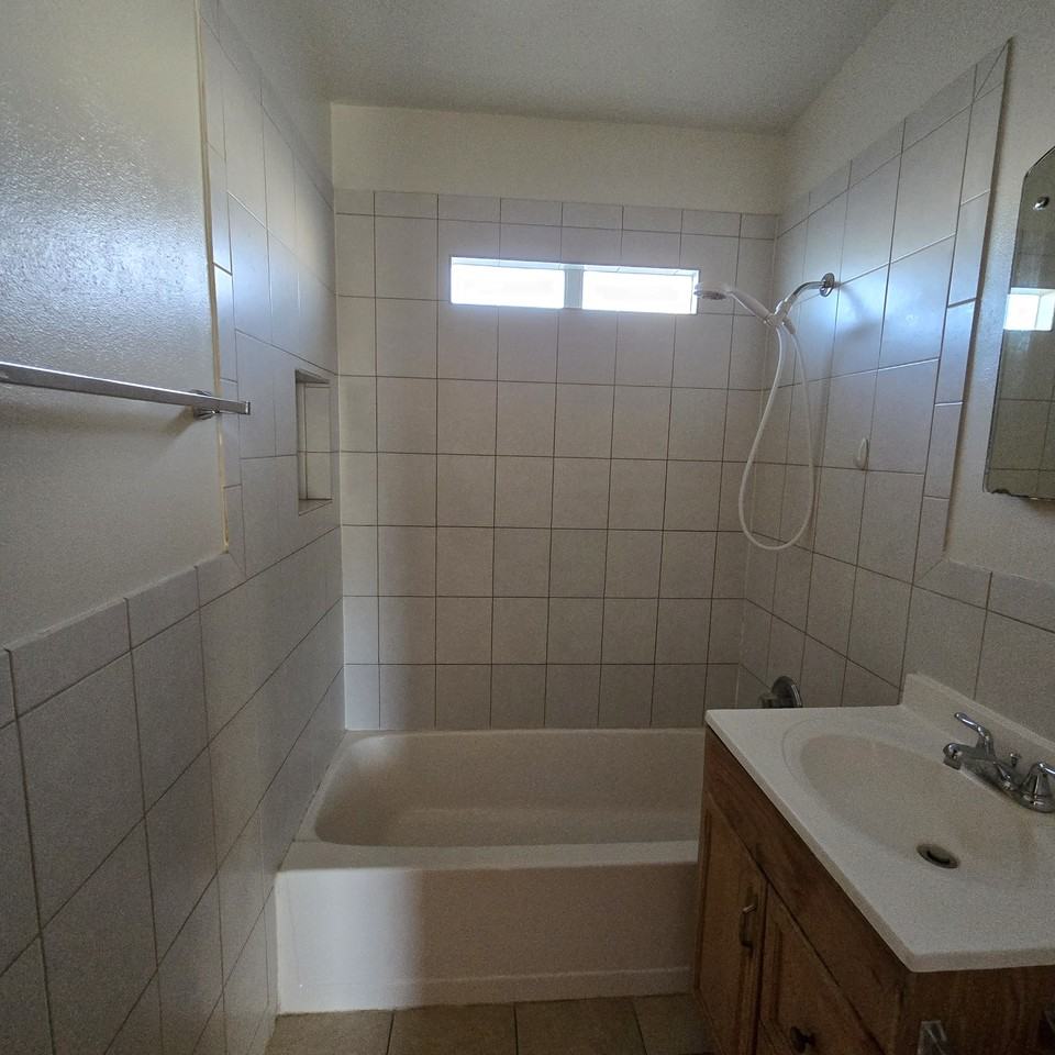 903 W Alameda St #NA - Photo 5 of 8