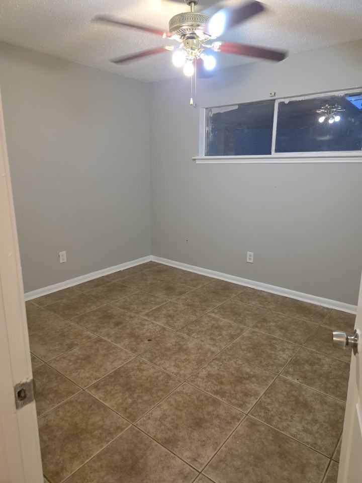 2606 Tifton St #2606 - Photo 5 of 7