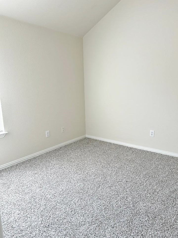 2924 James Rd #2924 - Photo 7 of 16