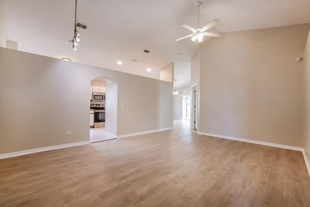 1130 Ozark Ct - Photo 3 of 16