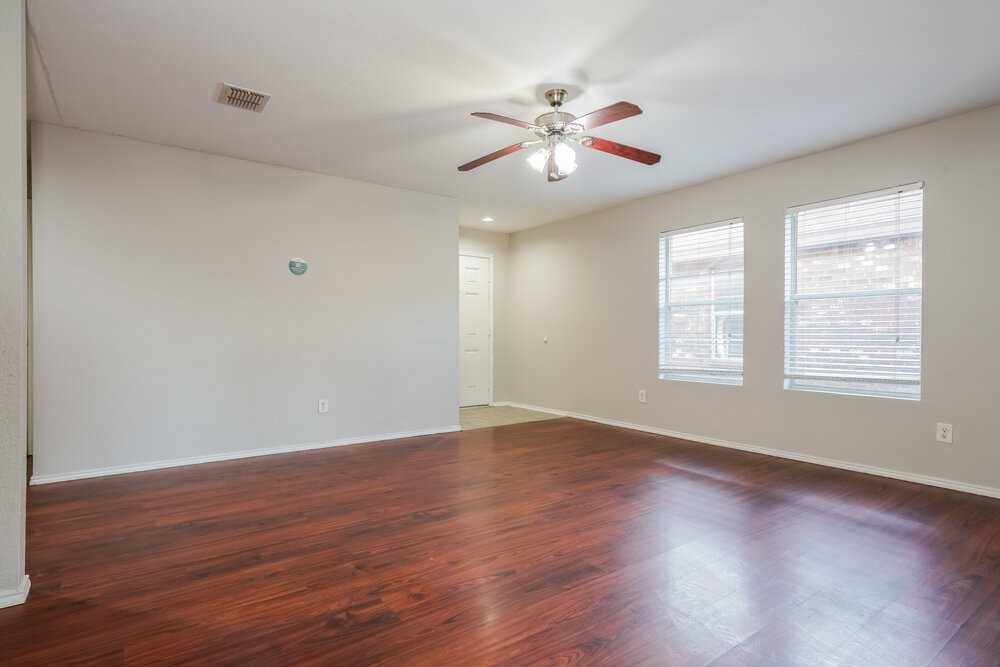 1337 Castle Ridge Rd - Photo 5 of 16