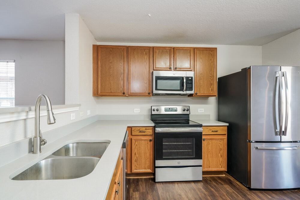 1337 Castle Ridge Rd - Photo 7 of 16