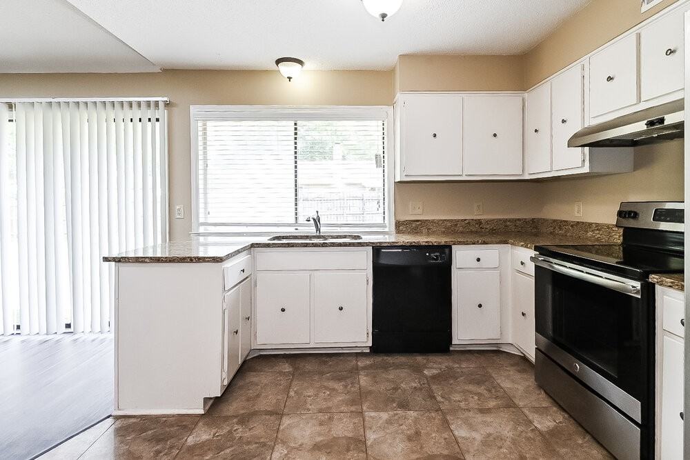 7914 Terry Franklin Dr - Photo 6 of 16