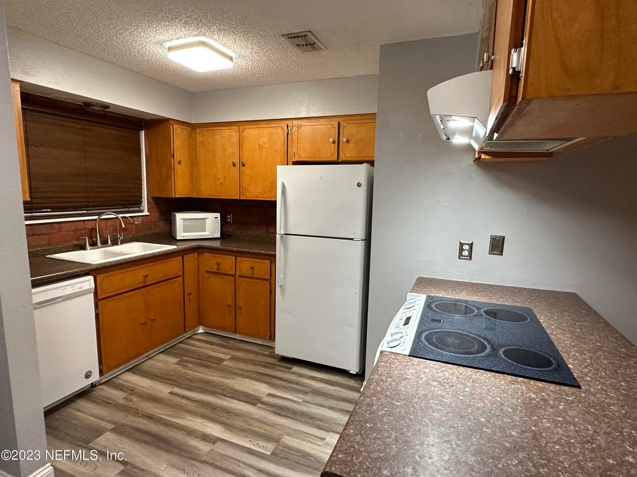 11608 Dunes Way Dr N - Photo 4 of 16