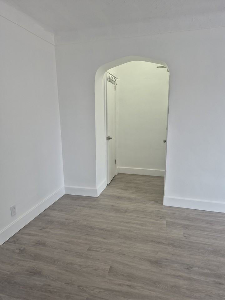 649 Rideau St - Photo 6 of 21