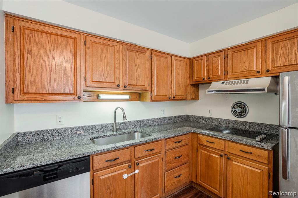 850 North Old Woodward Avenue - Photo 2 of 3