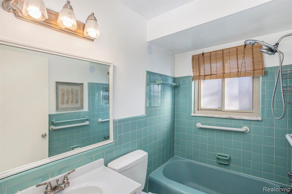 850 North Old Woodward Avenue - Photo 3 of 3